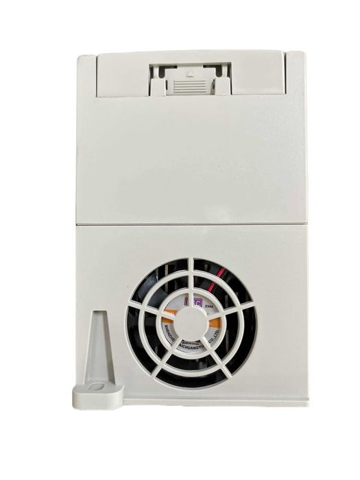 Соларен помпен инвертор работи БЕЗ Батерии монофазен 2.2kW пълна синус