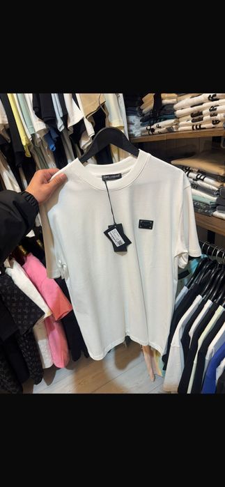 Tricouri de vânzare