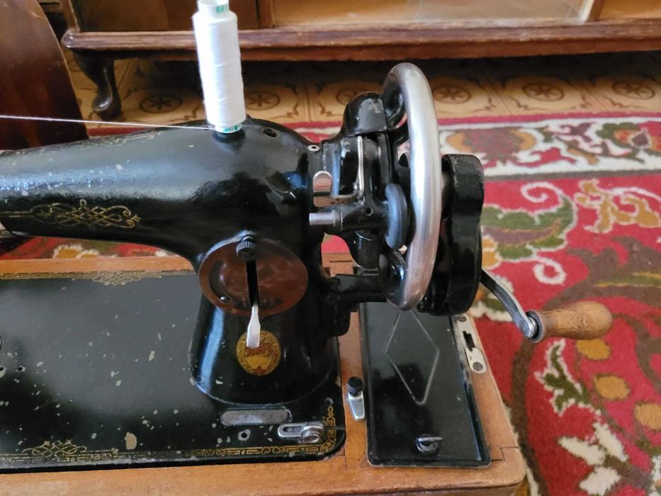 Ручная швейная машинка. ПМЗ