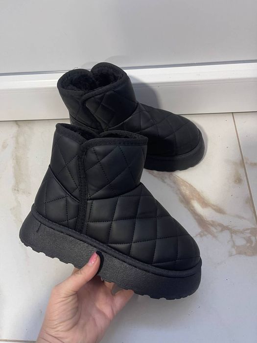 Ugg uri damă, stoc limitat