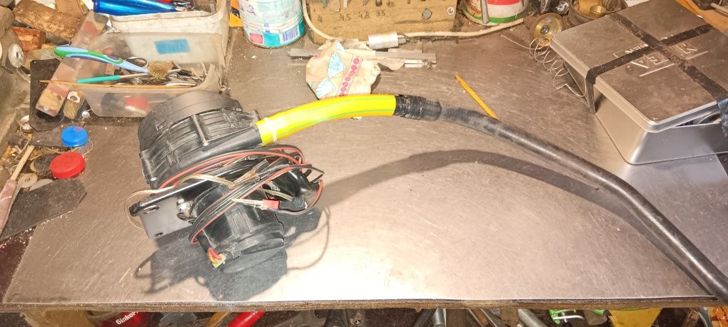 Електрическа помпа за лодка на 12v. гр. Карлово • OLX.bg