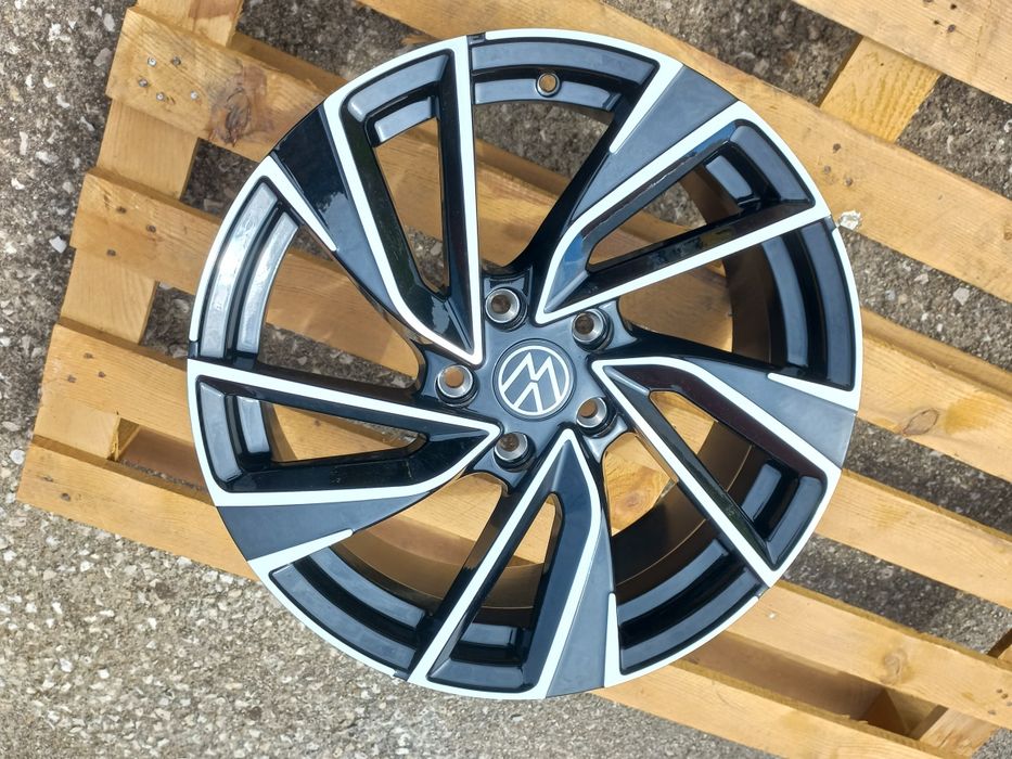 17"5x112 Vw Seat Škoda 7.5j et40 Golf Gti GTD Passat Leon Superb Octavia Чисто Нови.