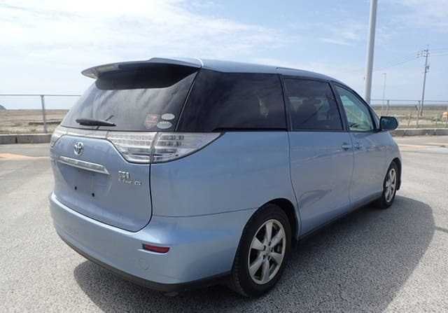 Toyota Estima гибрид AHR20W Эстима