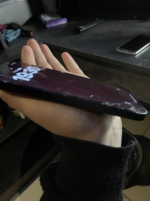 Айфон 13 продаюю