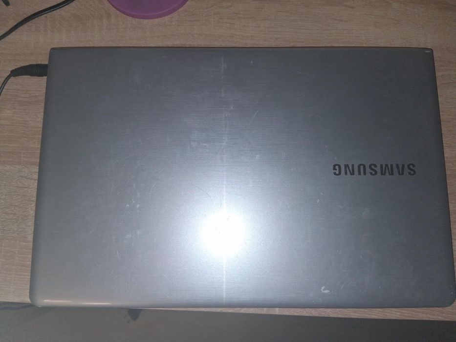 Продавам лаптоп Samsung