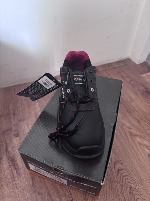 Чисто Нови Дамски Работни Обувки EXENA 39 номер