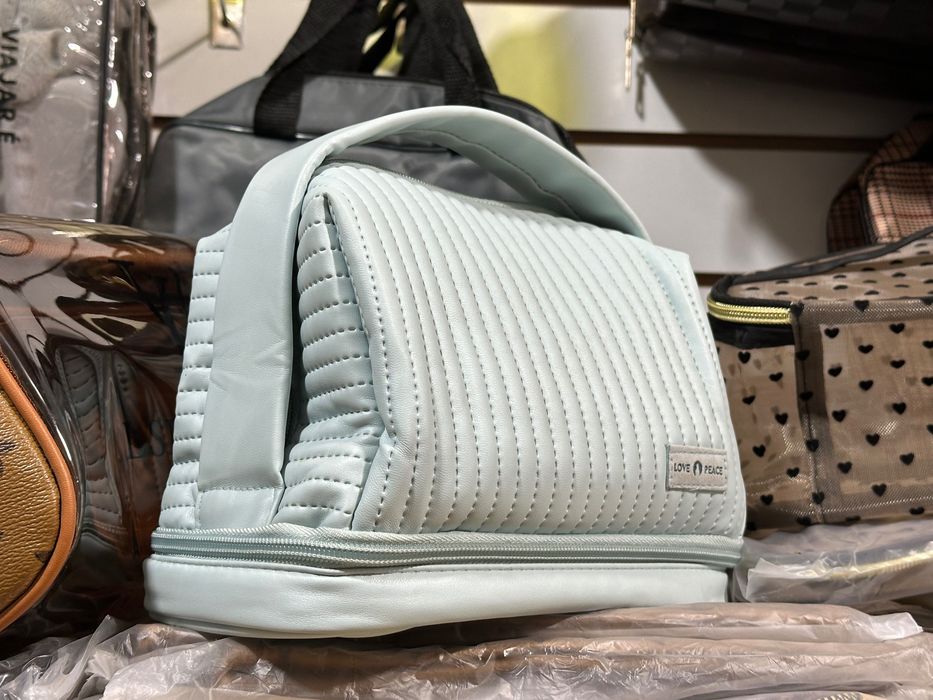 Косметички,сумочек для бани