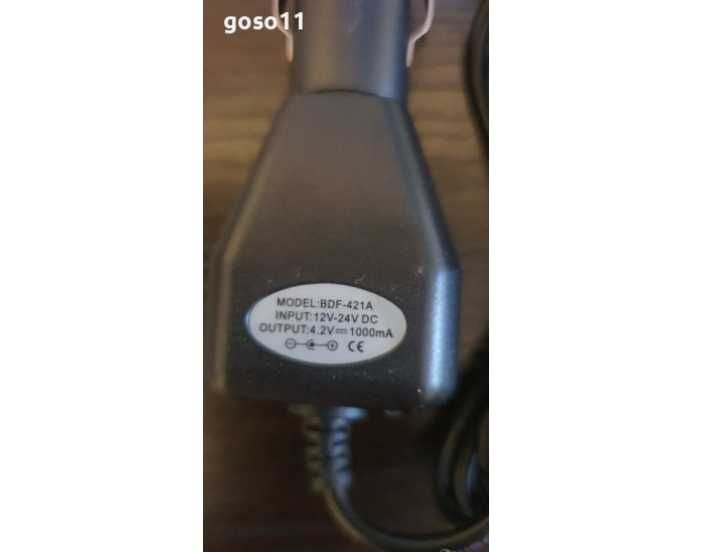 адаптери за 220V и кола