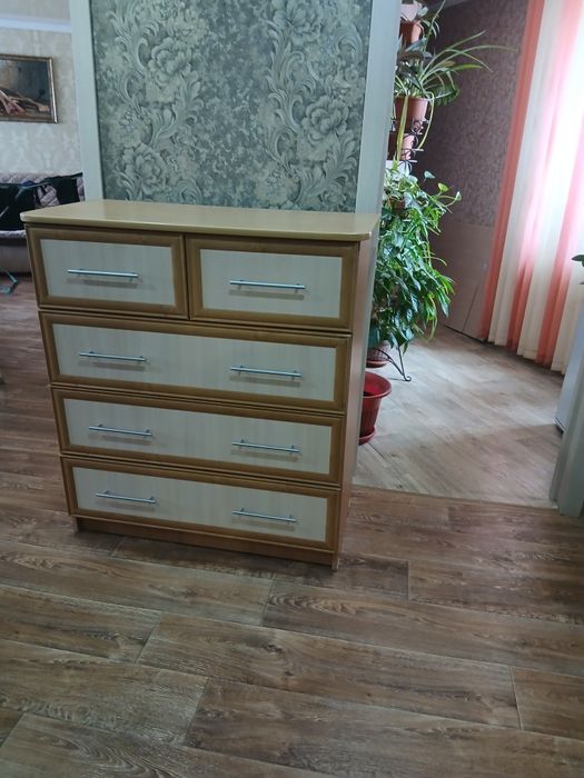 Продам спальный гарнитур