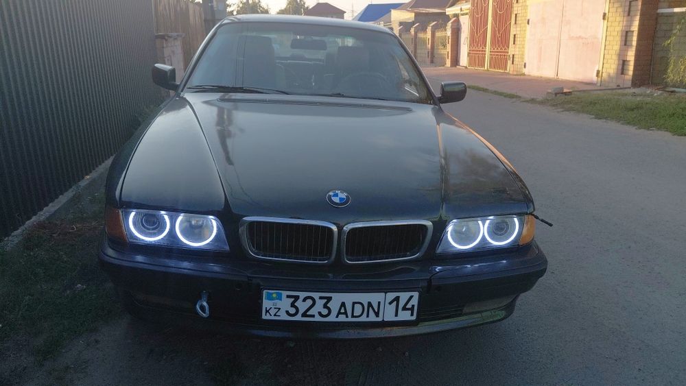 Продам,Бумер 728i