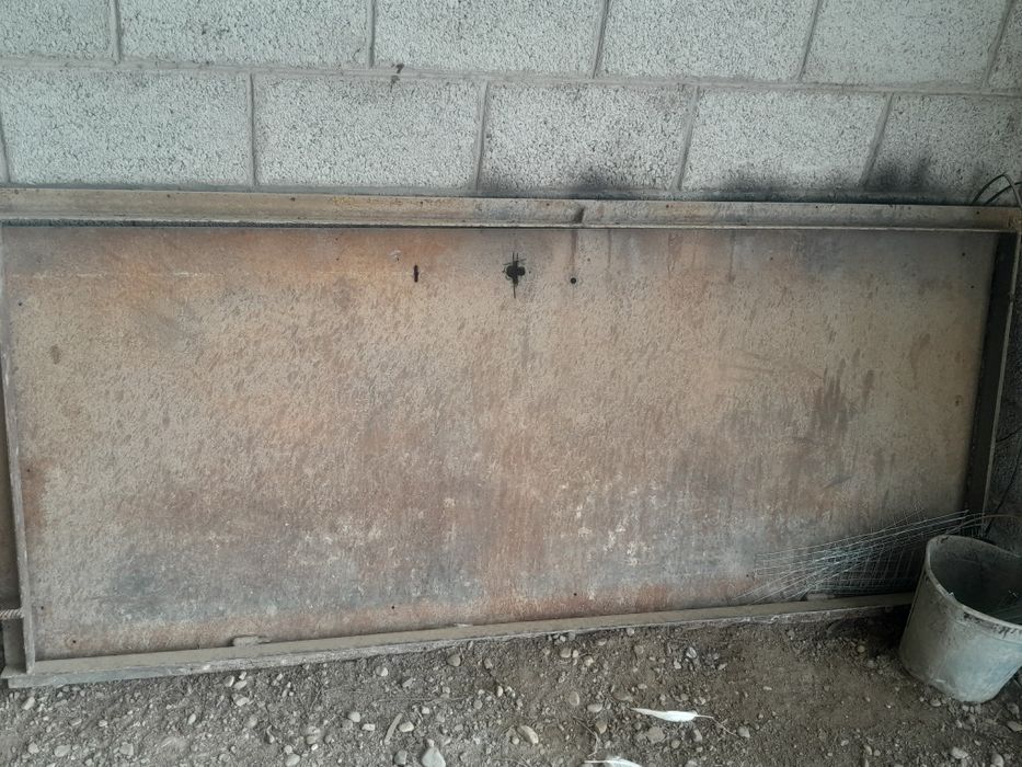 Двери железные...