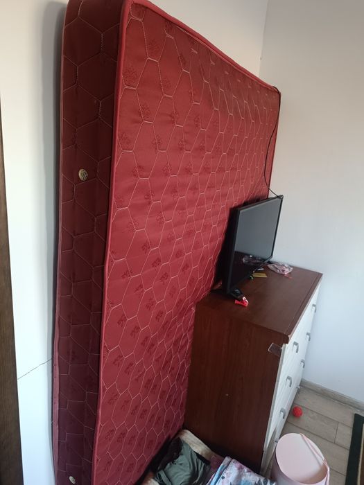 Матрас в хорошем состоянии