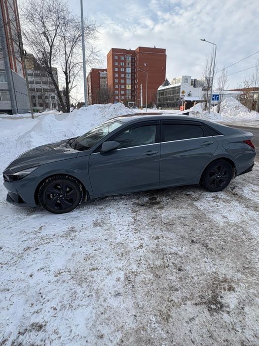 Продаётся Hyundai Elantra 2021 года.
