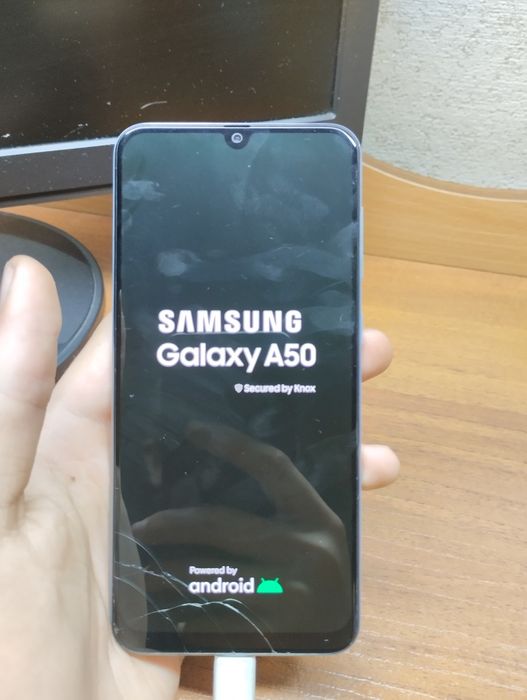 Продам Самсунг а50