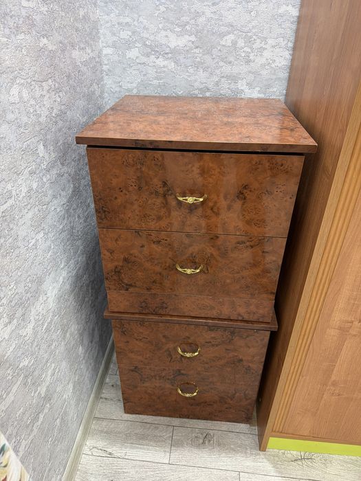 Продам прикроватные тумбы
