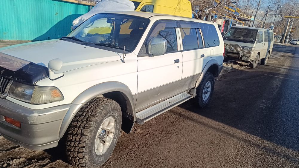 Mitsubishi Challenger