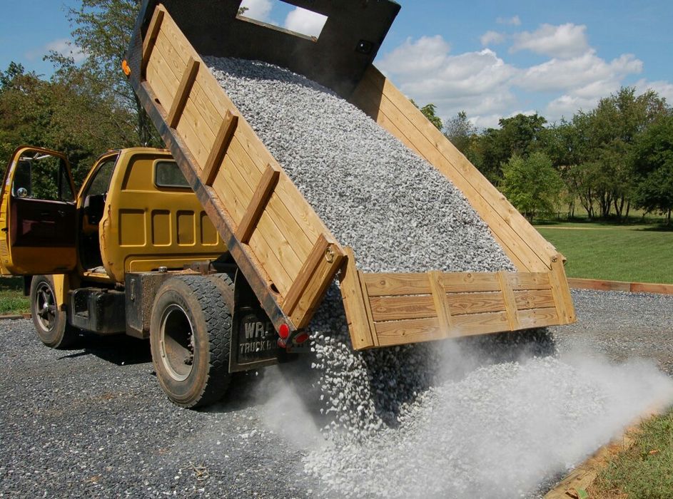 Nisip mărgăritar, piatra gri pământ gazon, sort pt beton constructii