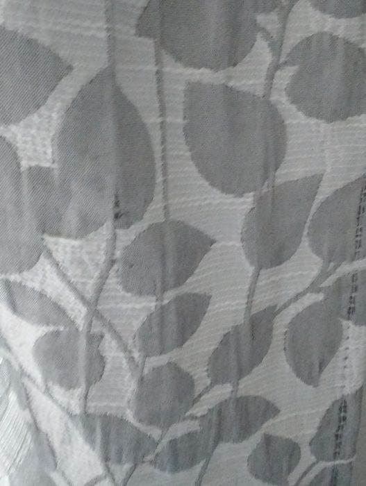 Draperii gri cu frunze deosebite bonus o perdea voal alb