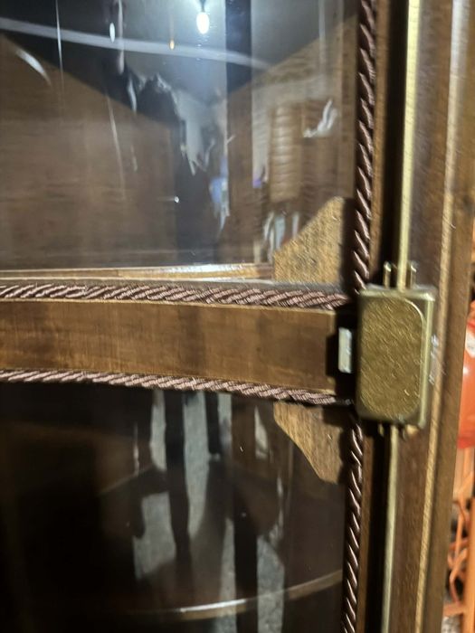 Италианска ъглова витрина масив ляв и десен от