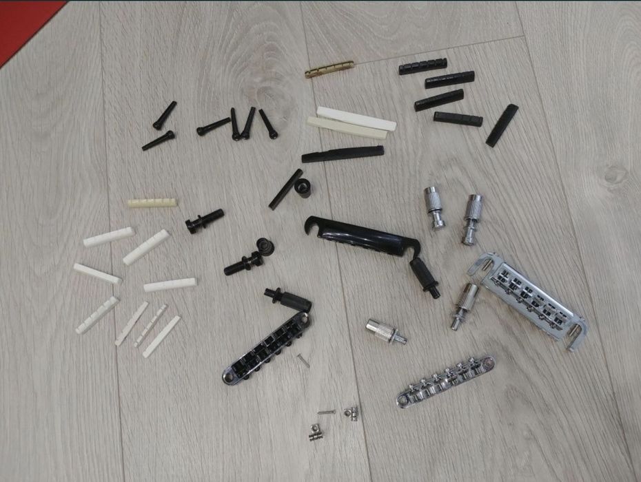 Продаются комплектующие (аксессуары) для электрогитары.