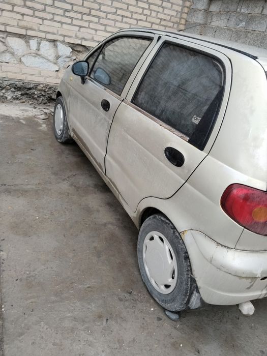 Матиз машинаси срочна сотилади