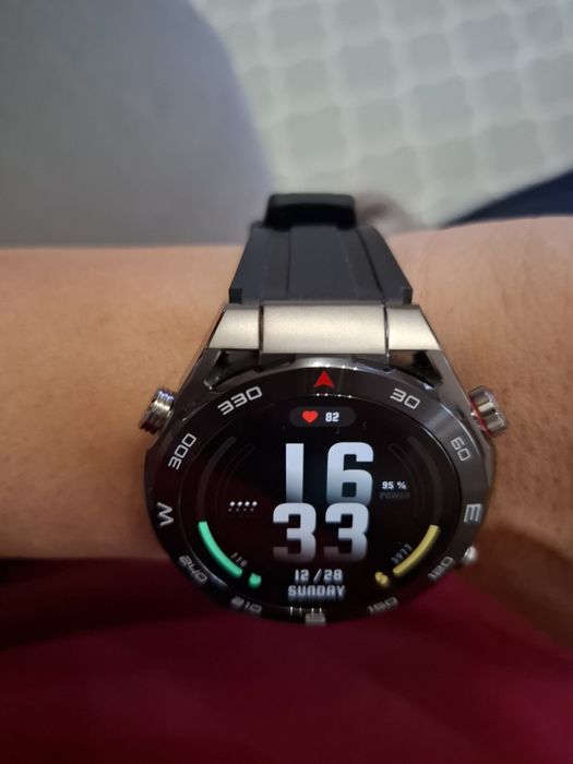 Продавам Huawei Ultimate.