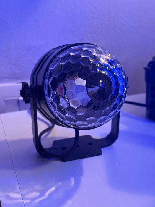 Lampă disco RGB LED – joc de lumini, telecomandă, mod muzică