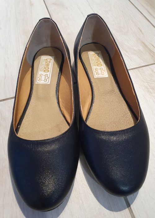Balerini de piele negri