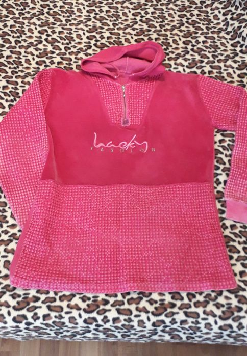 Разгружаю гардероб.