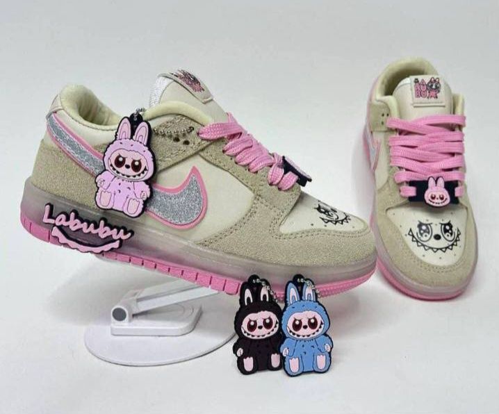 Adidasi fetite și baieti