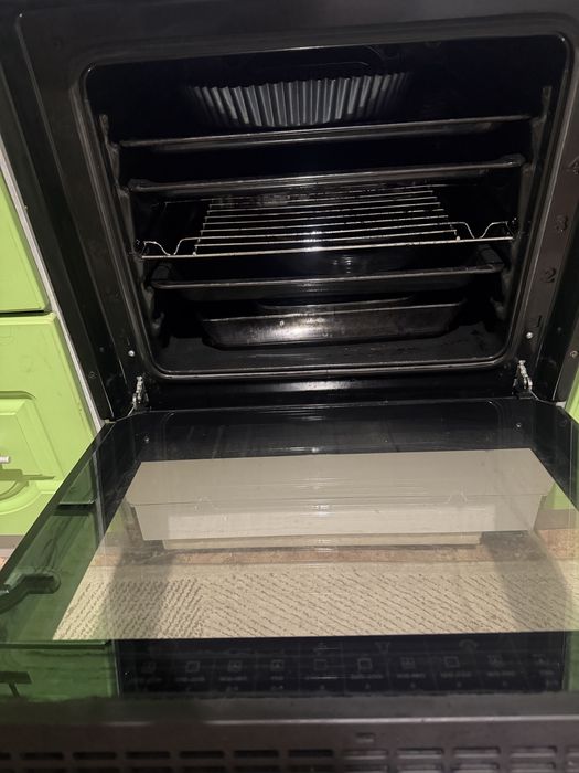 Продаю электроплиту