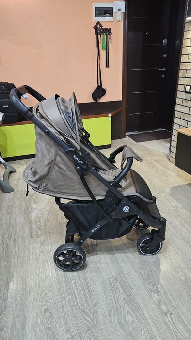 Продам коляску на все сезоны