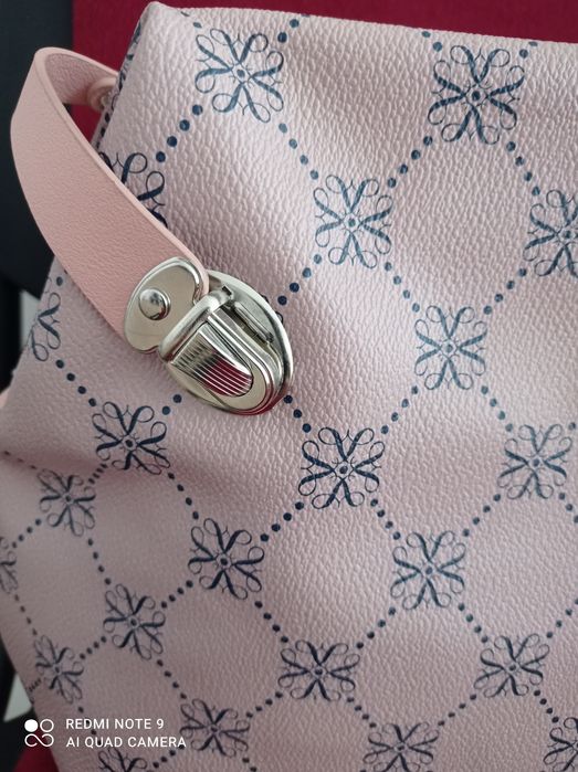 Нова дамска чанта Avon