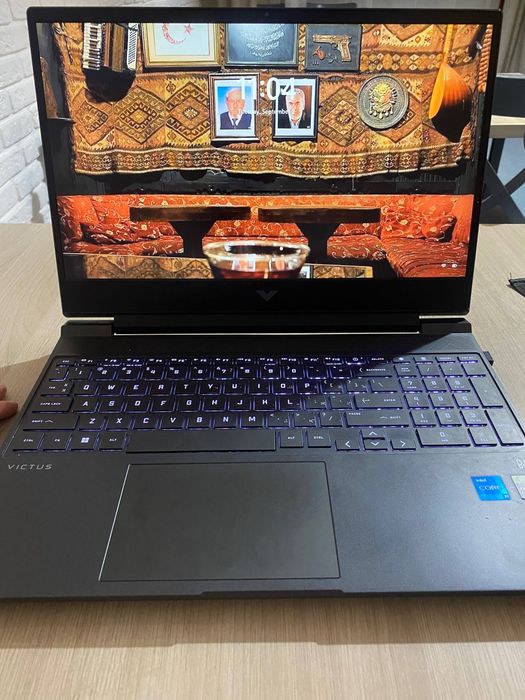 HP Victuc ноутбук