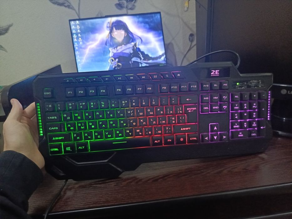 игровую клавиатуру ZE Gaming с RGB-подсветкой