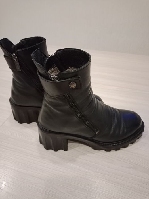 Сапоги,, цвет черные, коричневые, размеры 36,5-38