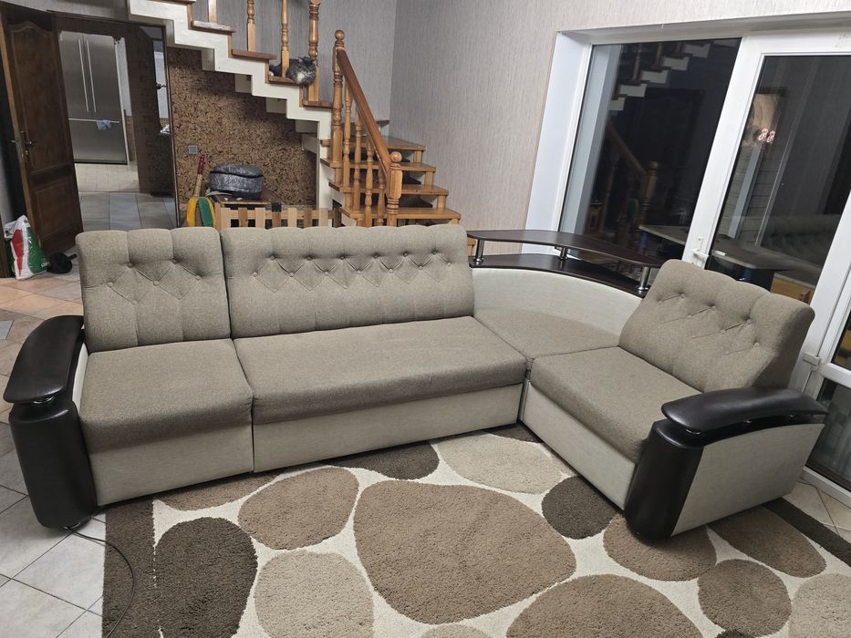 Диван угловой,раскладной.