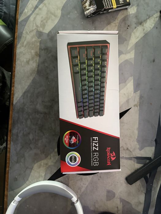 Tastatura mecanica RedDragon Fizz RGB