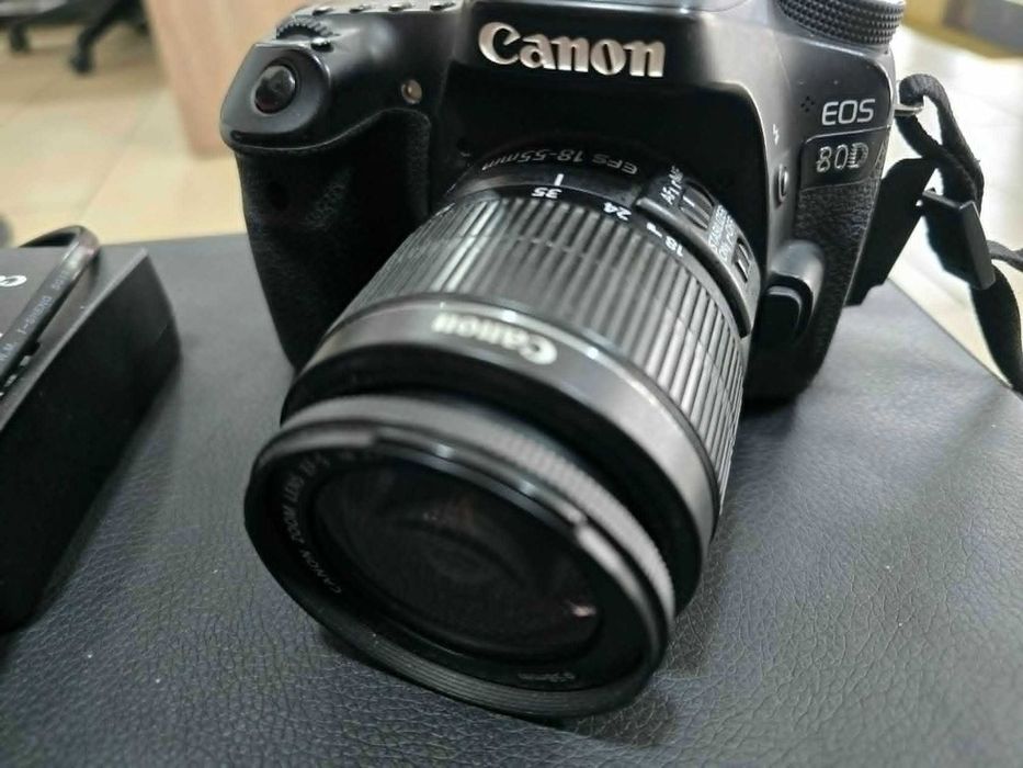 Фотоапарат Canon Eos 80D + 18 55 / 35к
