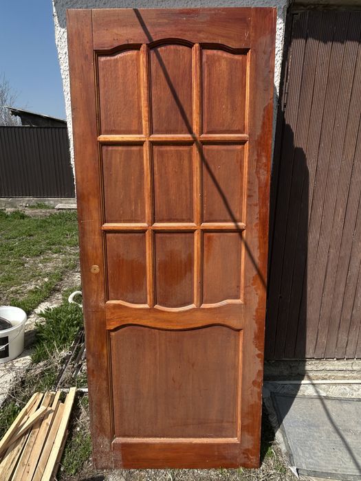 Двери деревянные межкомнатные