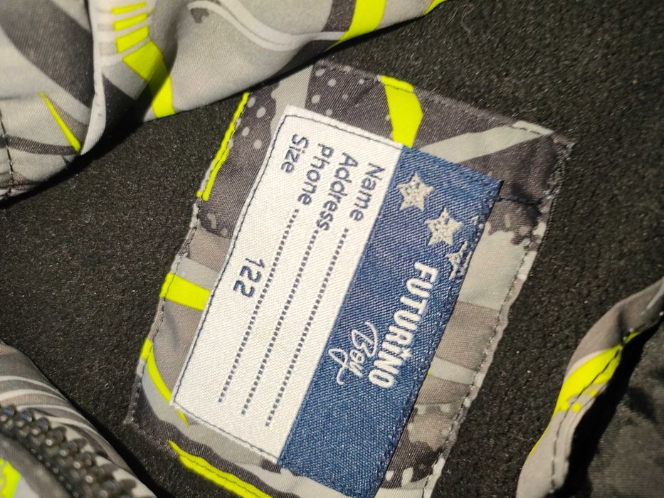 Продам куртку на мальчика