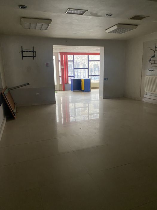 Vand /inchiriez spatiu comercial