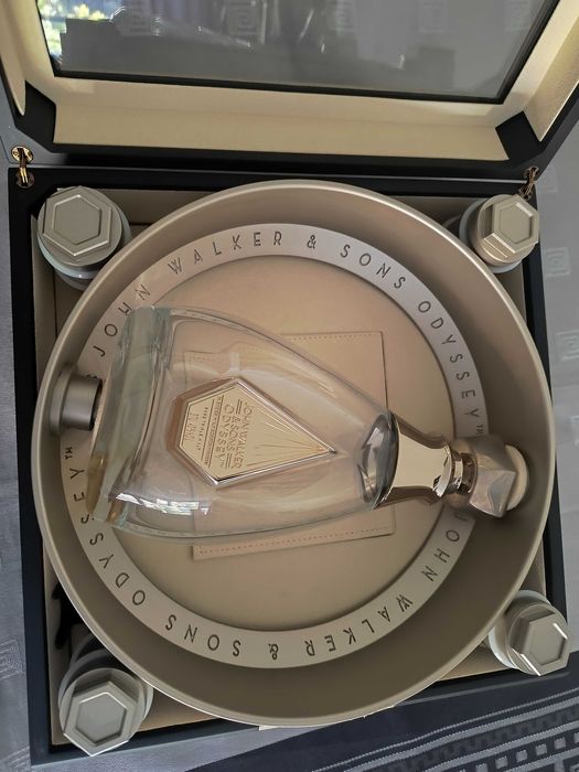 Кутия от John Walker & Sons Odyssey 0.7 L