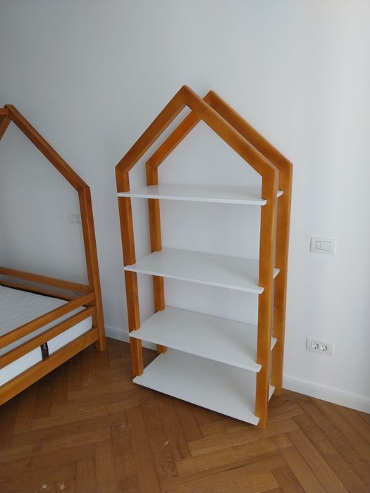 Pat casuta montessori