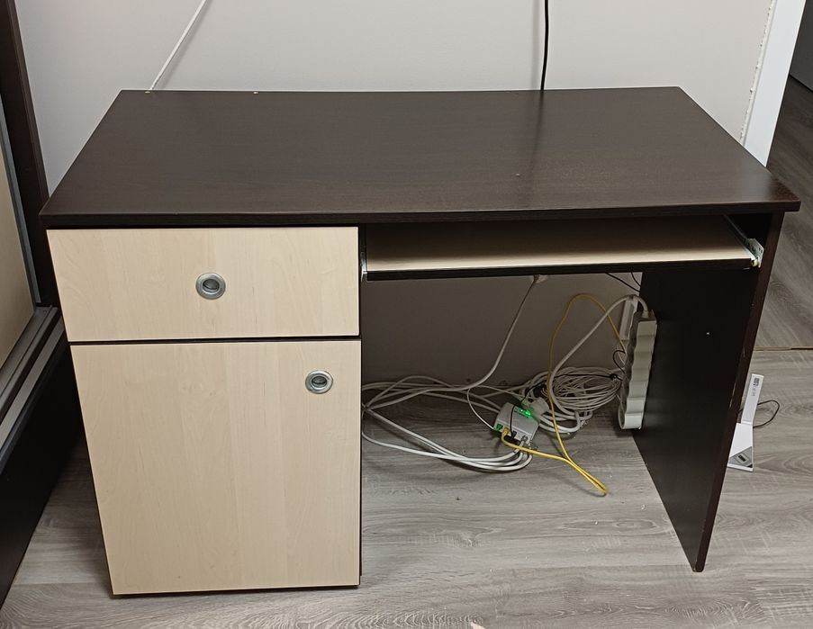 Birou cu sertar si dulap