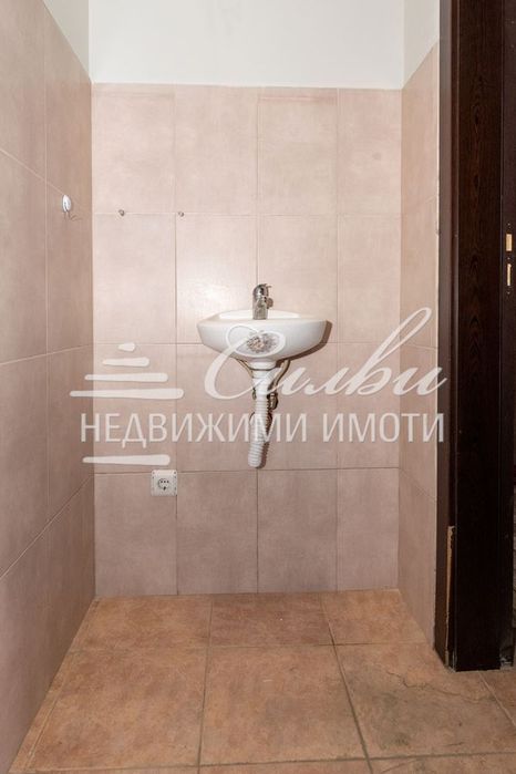 Продава се Магазин в Шумен, Център - 57 кв.м за 1800 €/кв.м - Снимка #3