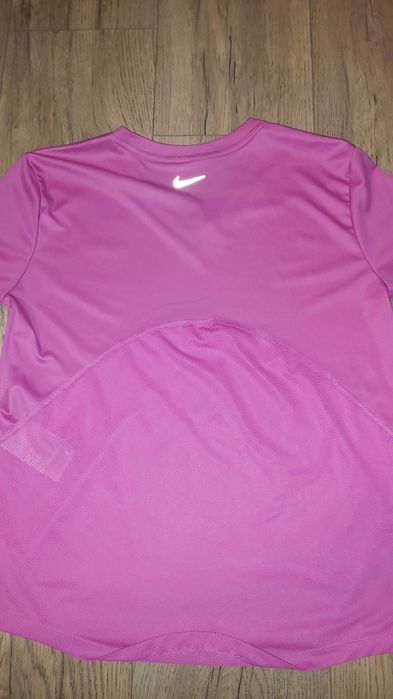 Nike дамска тениска - Размер S