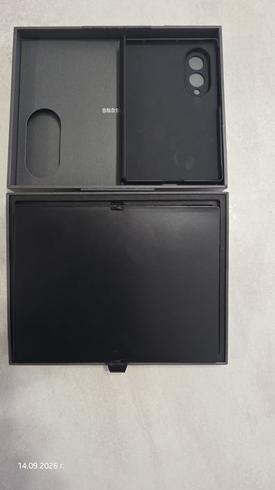 Samsung fold z8 512gb