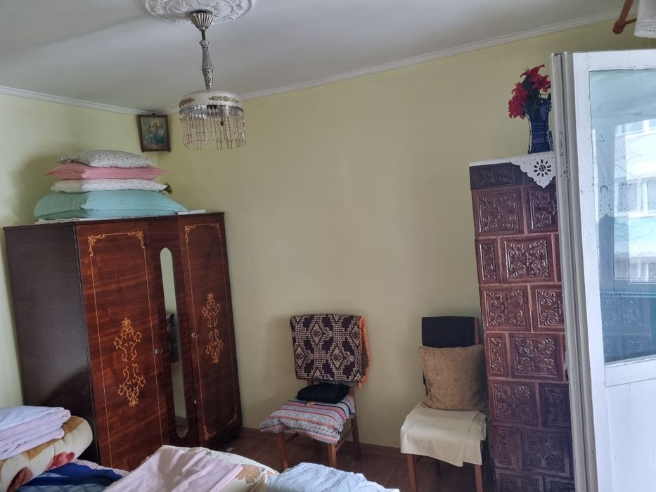 Vând apartament 2 camere nedecomandat 40 mp etaj 2/4 in Dorohoi cartier Plevna aleea Marului