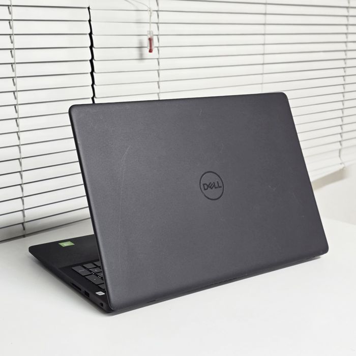 Ноутбук Dell Vostro 3500